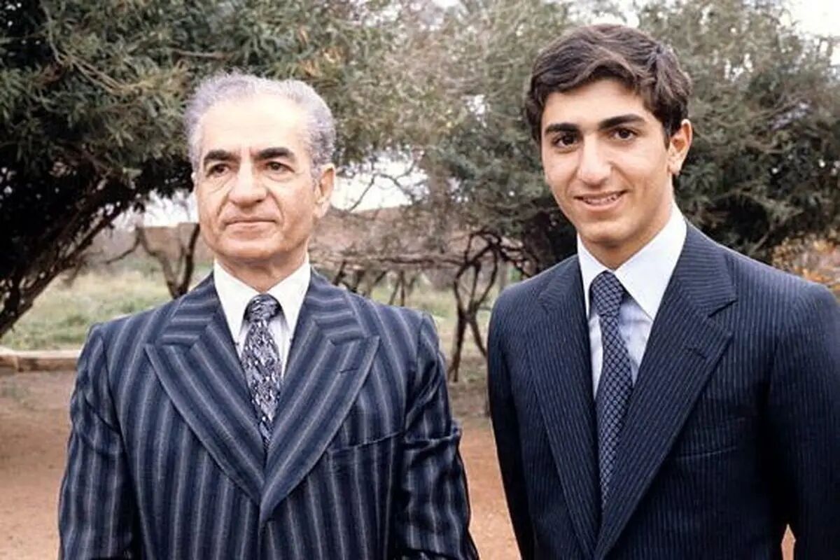 سفر در زمان  | «محمدرضا پهلوی» و بریز و بپاش هایش در جشن تولد 41 سالگی در کاخ گلستان؛ سال 1339