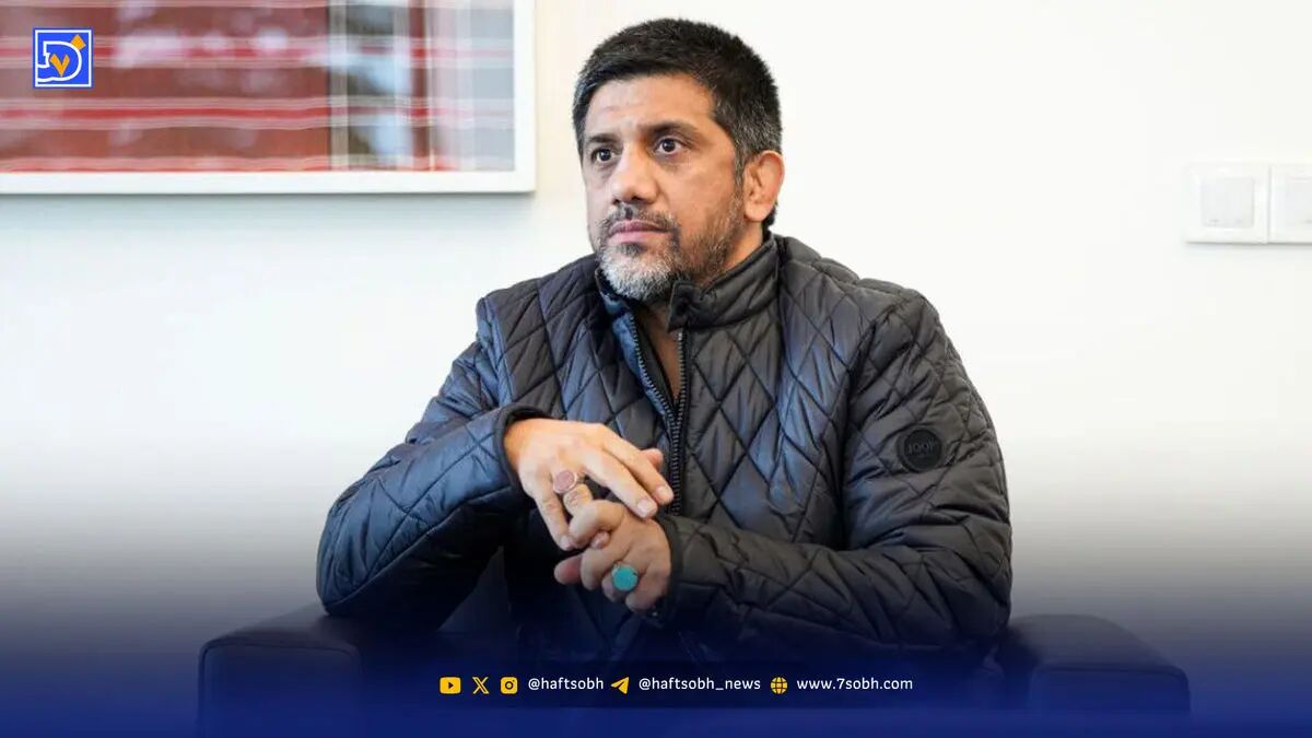 ‌کت و شلوار گشاد دبیر و درستکار در گذشته‌های دور
