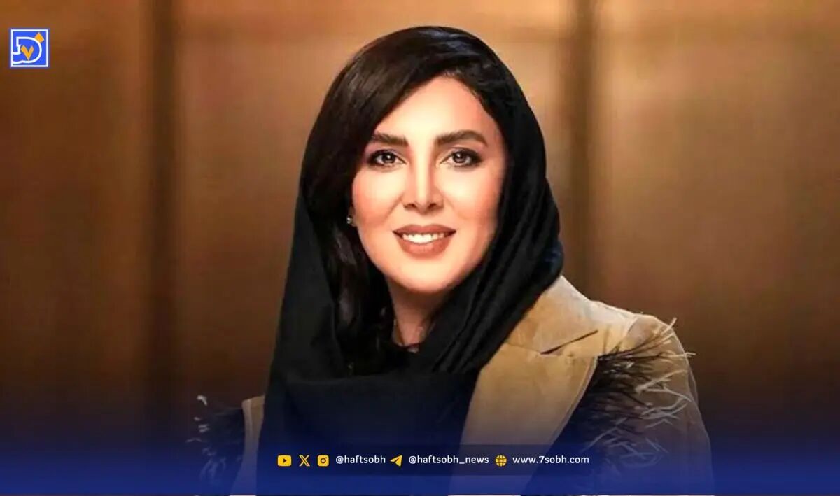 سفر در زمان| لیلا بلوکات در ۴۲ سالگی در مقابل تصویر کودکی‌اش در آغوش پدر در 2سالگی