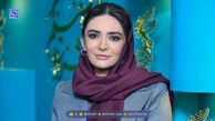 آلبوم تولد لیندا کیانی؛ کیک تولد لایه لایه و پر از توت فرنگی و گل های سفیدوصورتی لاکچری