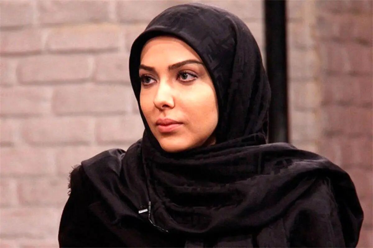 از لیلا اوتادی تا مژده لواسانی؛ چرا سلبریتی‌ها شاعر می‌شوند؟