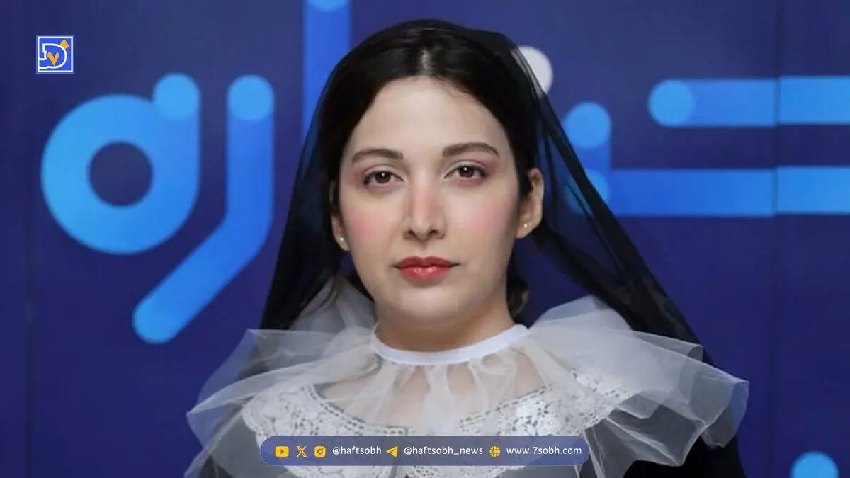 استایل یلدایی| روشنک گرامی در شب یلدا با جوراب‌شلواری قرمز