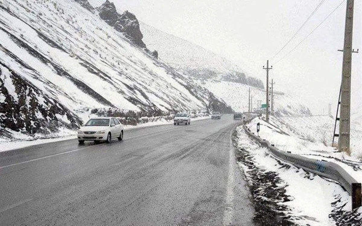 تمام جاده‌های مواصلاتی کشور باز است/ بارش برف در برخی محورها