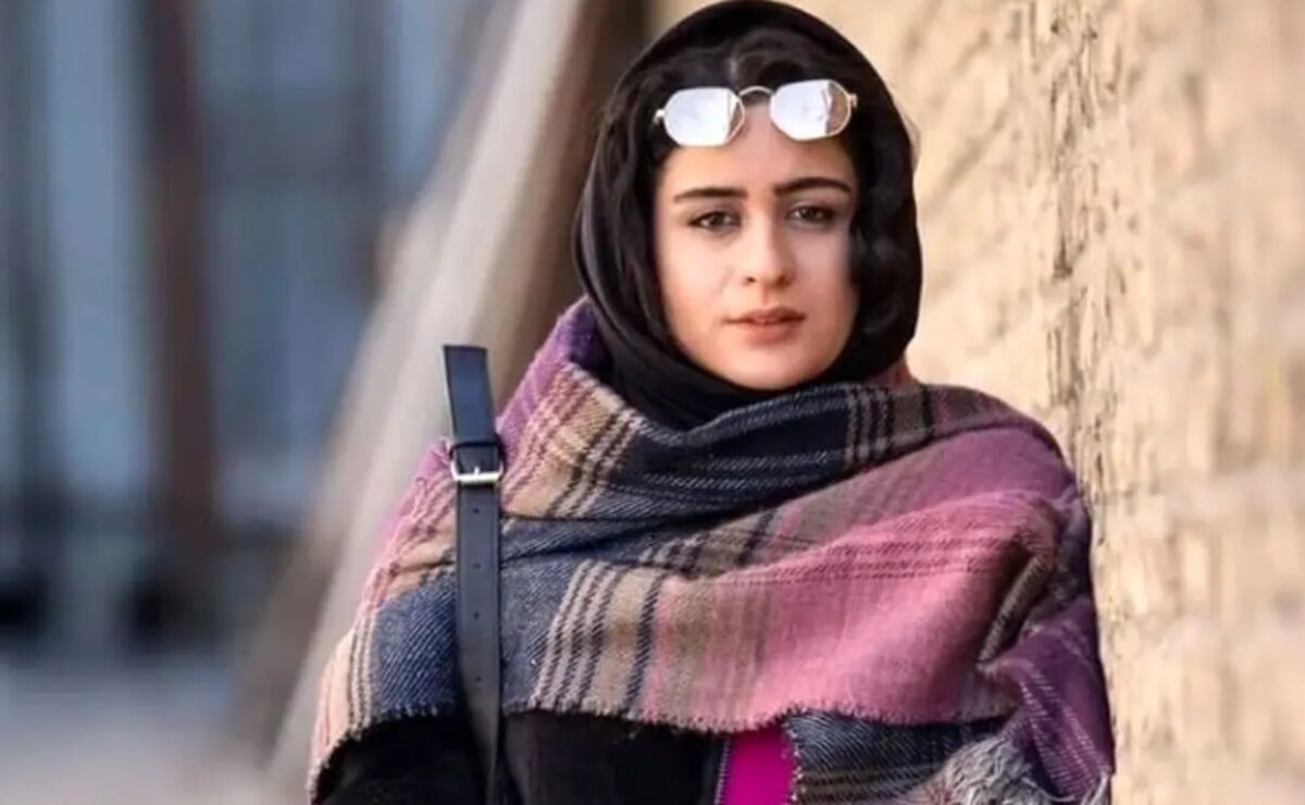 عکس| سفر در زمان؛ «فاطیما بهارمست» در کودکی و در کنار «عمو پورنگ»؛ اوایل دهه 80