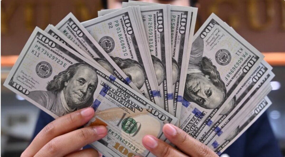 پیش بینی قیمت دلار دوشنبه ۱۳ بهمن ۱۴۰۴ / دلار با اخبار سیاسی بالانس شد