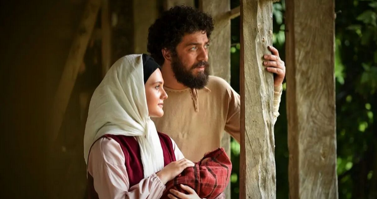عکس| امیرحسین سریال سوجان در کنار همسرش