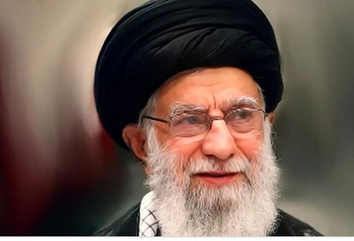 عکس ها / نگاهی به خانه و زندگی خانه مادر رهبری انقلاب /چیدمانی از ظروف چینی و کابینت های دلنشین آشپزخانه و گل برای تزئین