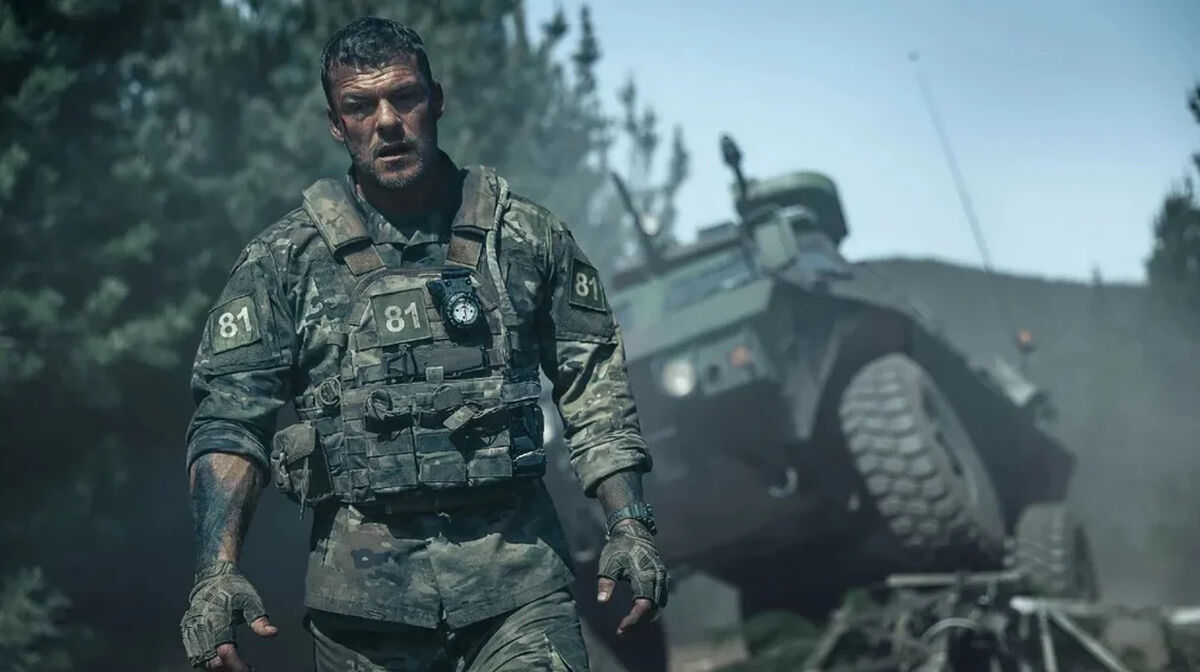 نقد و بررسی فیلم ماشین جنگی (War Machine)