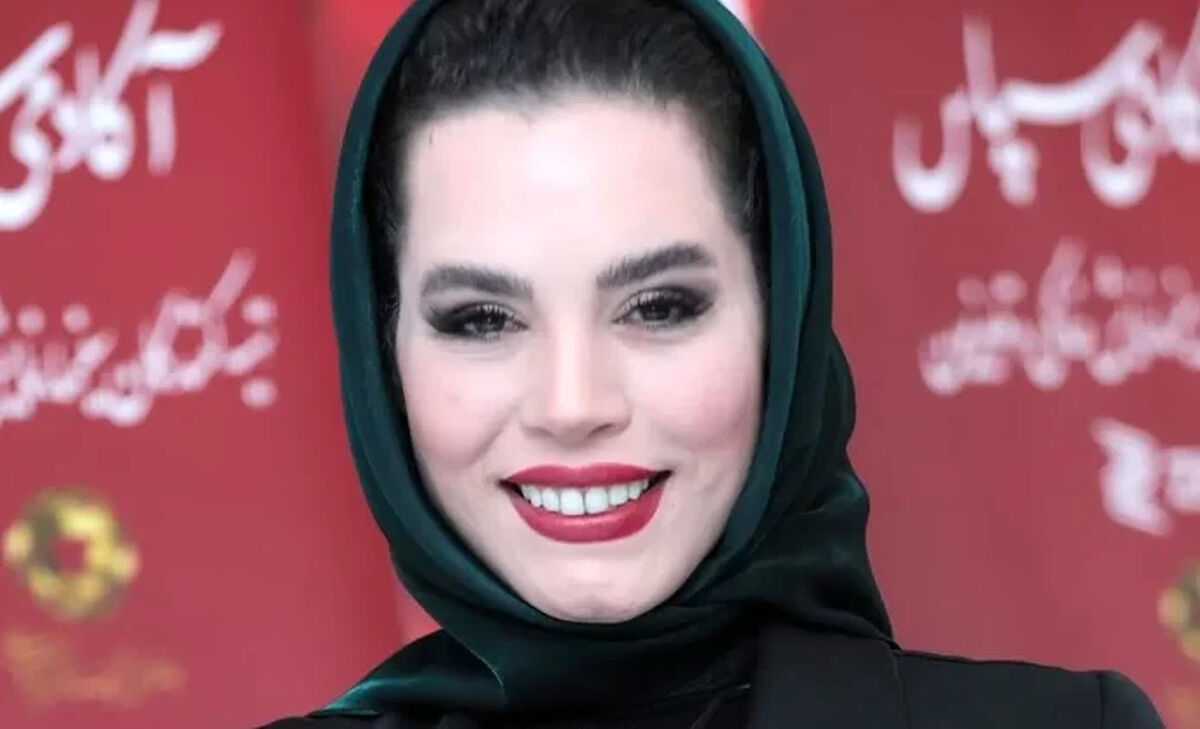 سفر در زمان؛ ملیکا شریفی‌نیا در آغوش آزیتا حاجیان