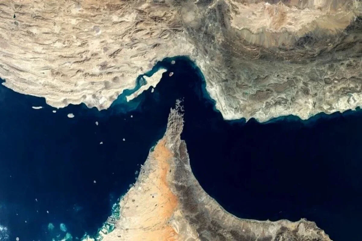 تنگه هرمز به نیابت از ایران مذاکره می‌کند
