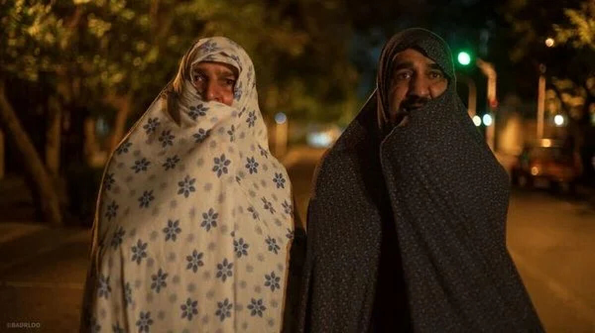 پژمان جمشیدی و بیژن بنفشه‌خواه با چادر نماز گل گلی در سینماهای سراسر کشور!