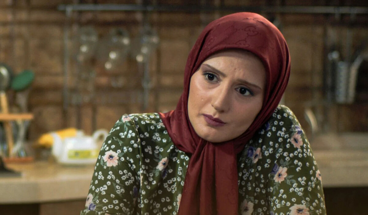 بیوگرافی زهره ساداتی پروانه سریال لحظه گرگ و میش