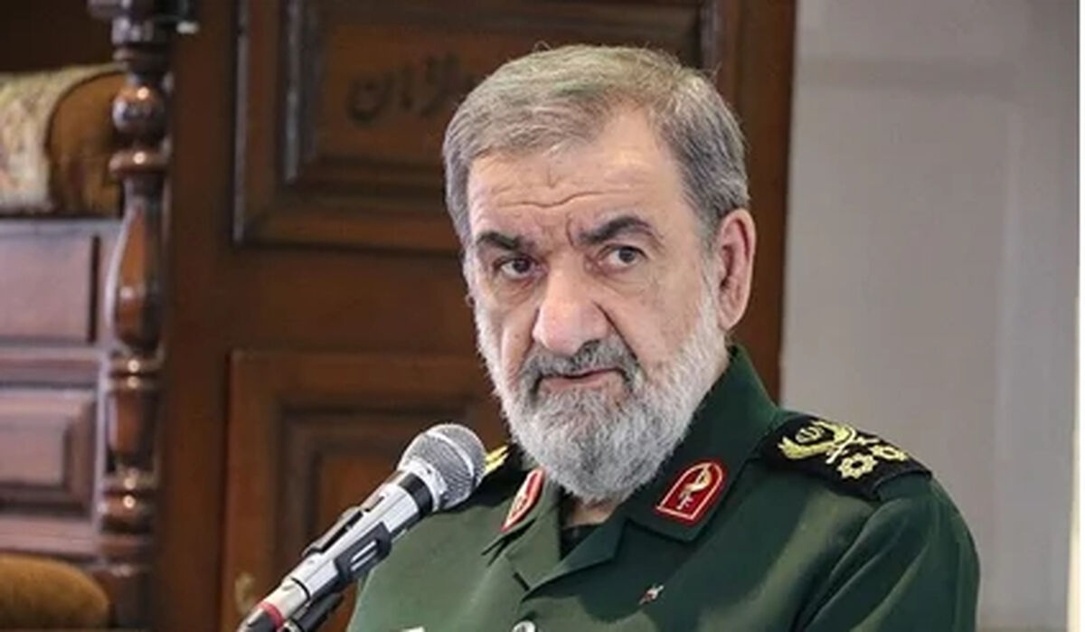 رضایی: اجازه نمی‌دهیم آمریکا با یک اقدام نمایشی از منطقه فرار کند