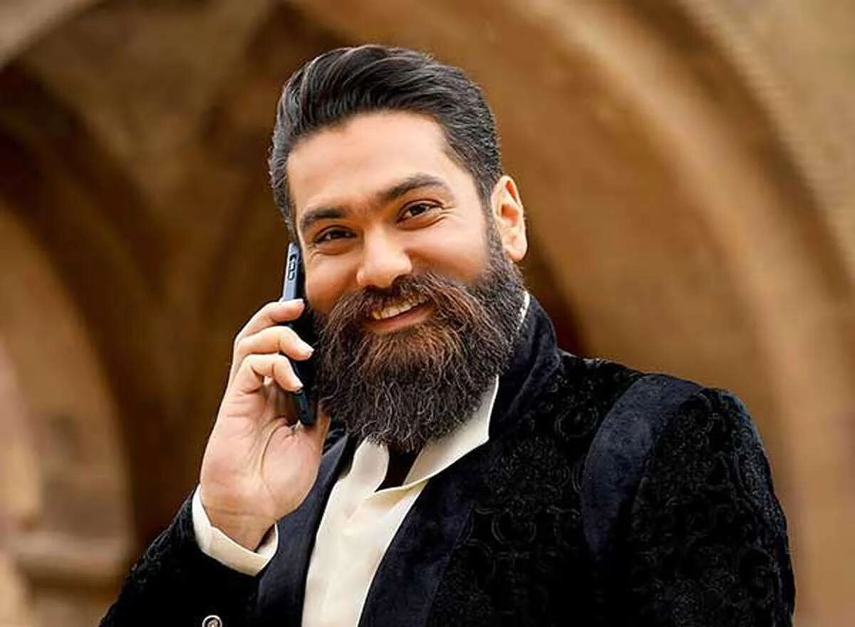 دانلود آهنگ تیتراژ سریال بدنام از علی زند وکیلی / نگاه تو ترانه جدایی خواند از تو فقط برای من غریبی ماند