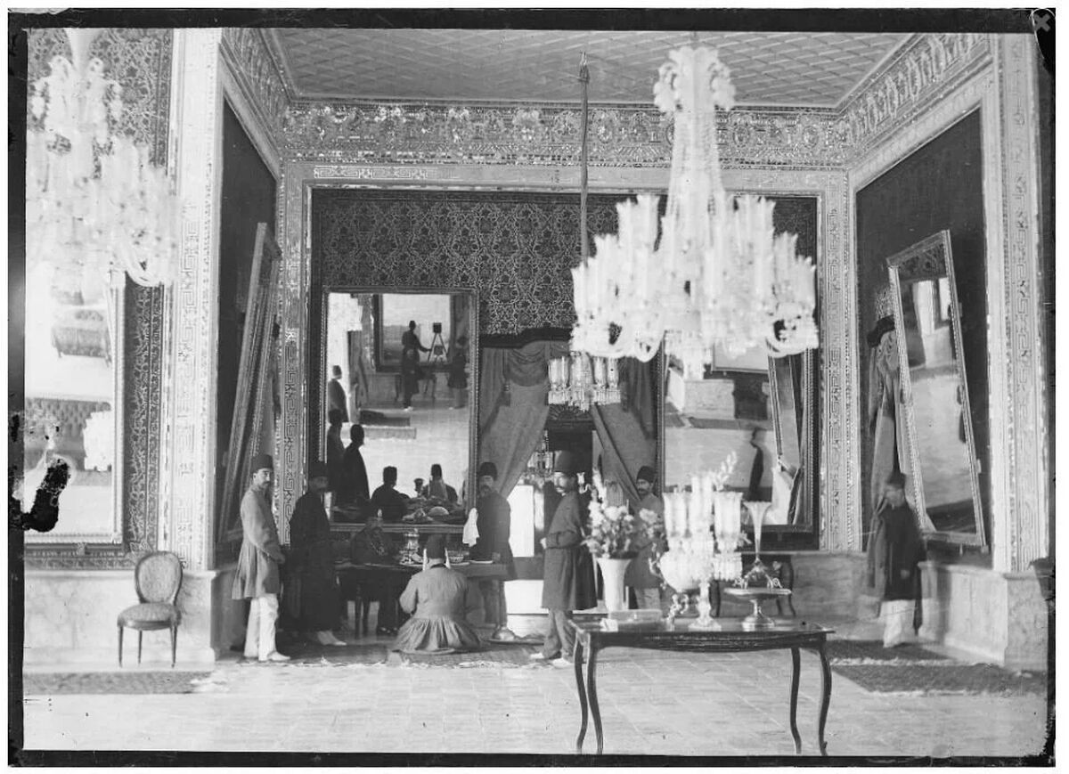 عکس دیده نشده از مادر ناصرالدین شاه در کاخ گلستان