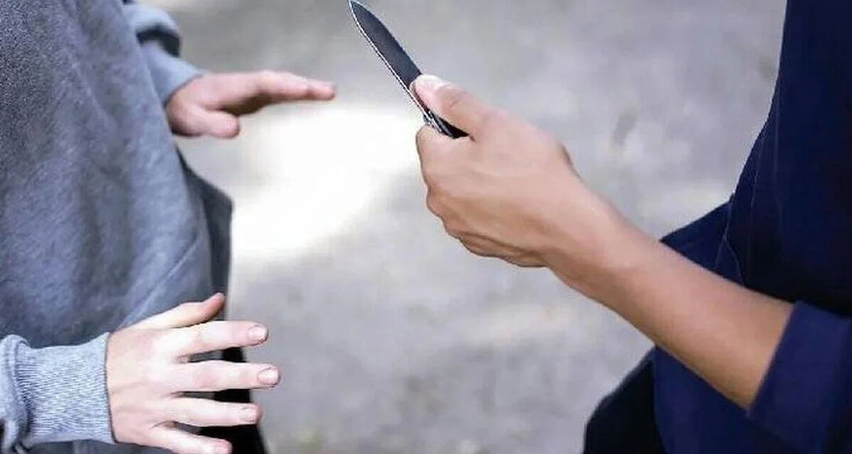 قتل دوست صمیمی در جدال بر سر یک گوشی با ضربات چاقو