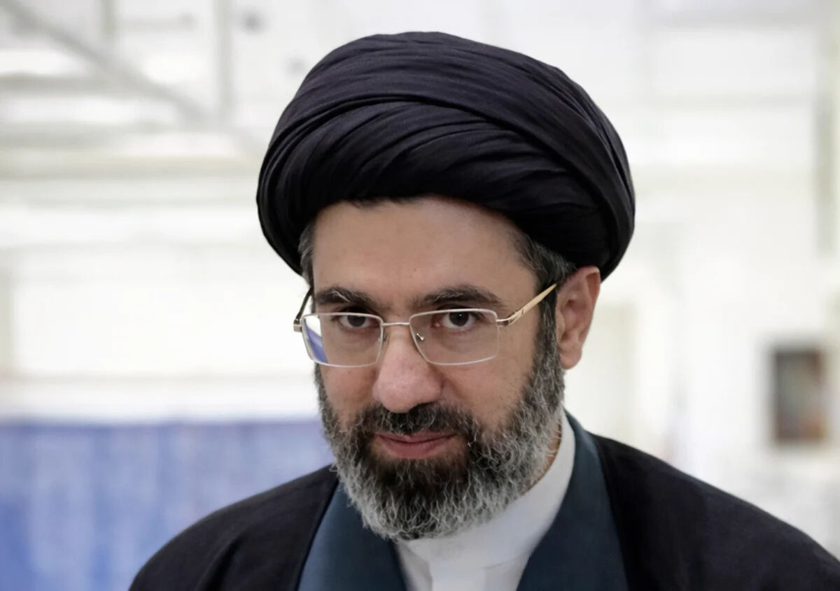 عکسی دیده نشده از رهبر انقلاب در دوران جوانی