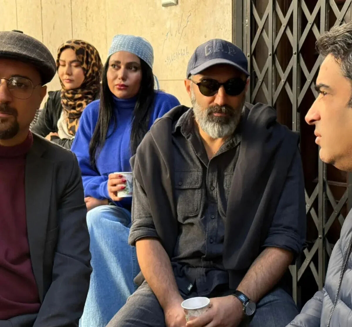 عکس| سفر زمان؛ «محسن تنابنده و احمد مهرانفر» در پشت صحنه سریال صفا با خانواده