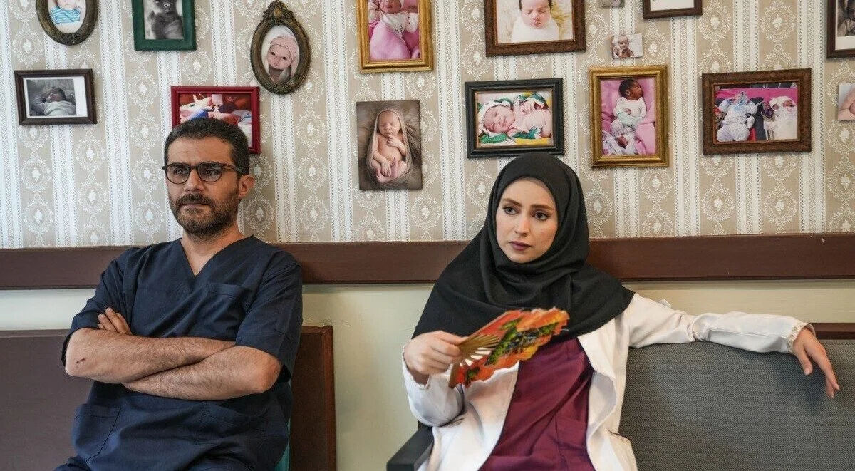 بازیگران سریال کلینیک رویا با عکس و اسامی تمام نقش ها + بیوگرافی