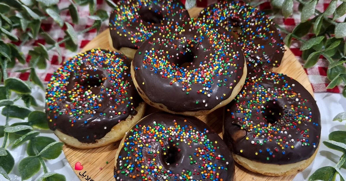 طرز تهیه پیراشکی‌ شکلاتی کافی‌شاپی/ با این دستور پخت، مهمان‌هایتان را محو تماشای شیرینی کنید!