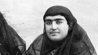 سفر در زمان؛ «عصمت‌الملوک، نوۀ ناصرالدین شاه» در کودکی با تفنگ