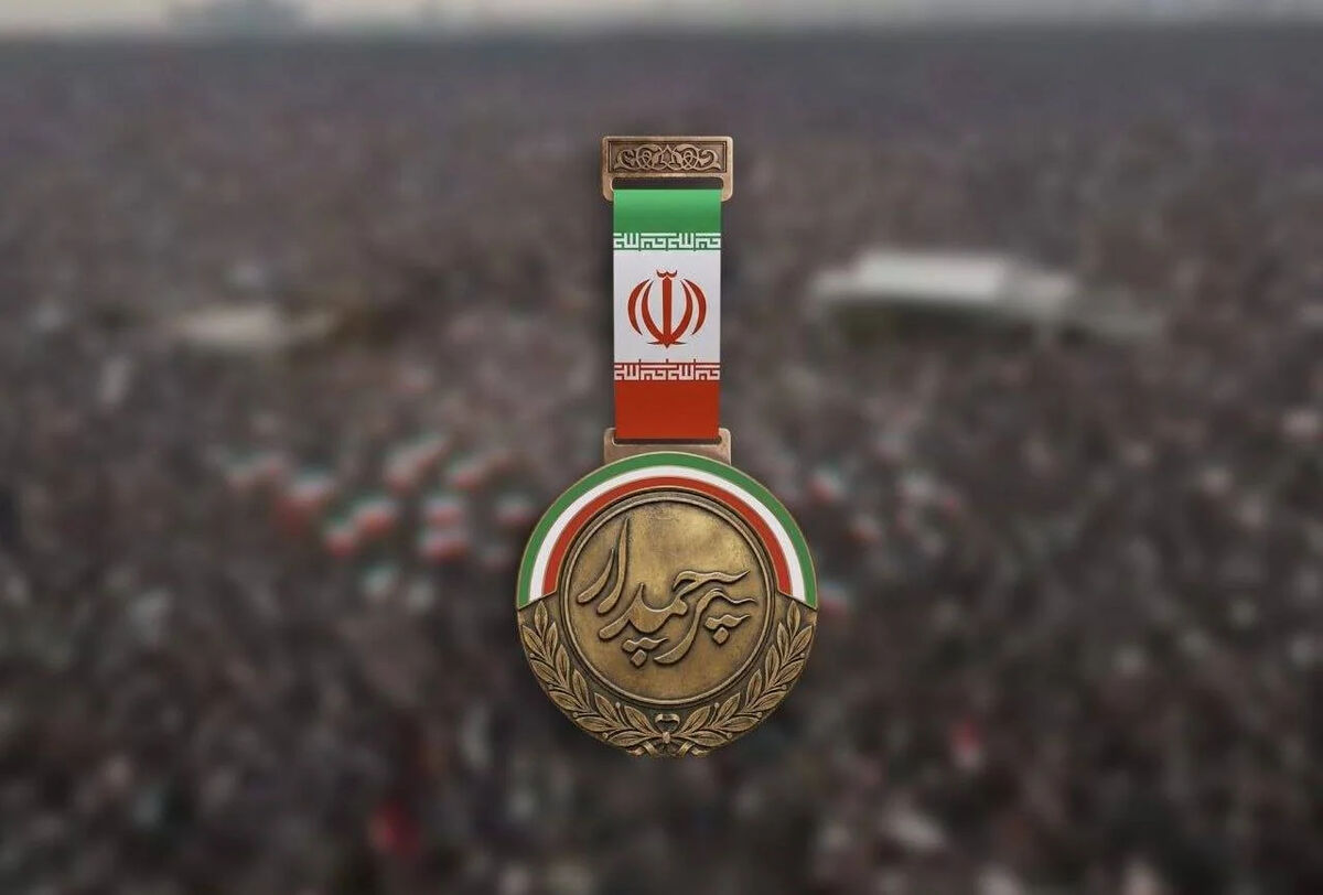 پوشش مراسم تشییع رهبر شهید انقلاب با «پرچمدار»
