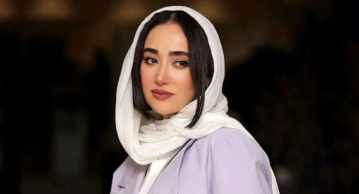 عکس| تیپ و استایل بهاره افشاری مجری منشور در خارج از کشور